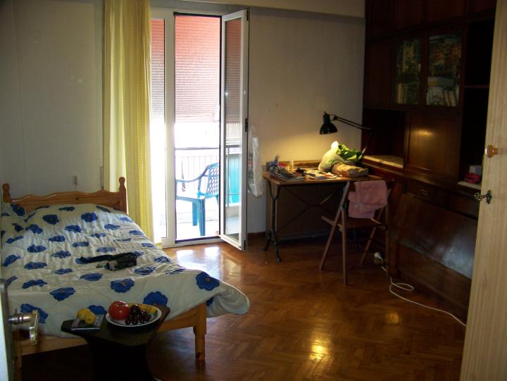 My New Room / Sharing An Apartment in Athens, Greece (Thu June 21, 2007)